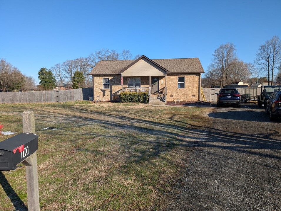 110 Oak Hill Ct in Portland, TN - Building Photo