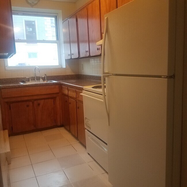 32 Cedar St Apartments and Nearby Worcester Apartments For Rent