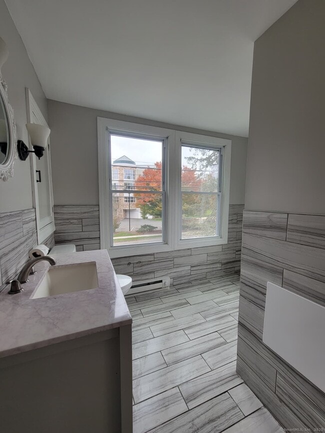 3 Curve St in Branford, CT - Building Photo - Building Photo