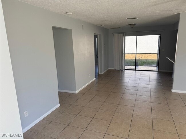 3004 Santa Barbara Blvd in Cape Coral, FL - Building Photo - Building Photo