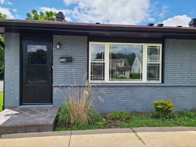 property at 254 N Slusser St