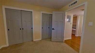 1210 Windsor Rd-Unit -224 in Austin, TX - Building Photo - Building Photo