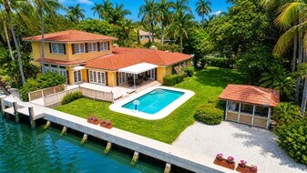 2400 Delmar Pl in Fort Lauderdale, FL - Building Photo