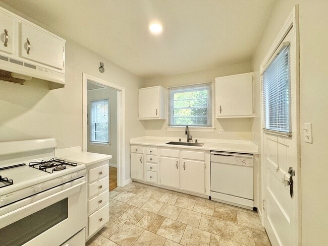 property at 2615 E St