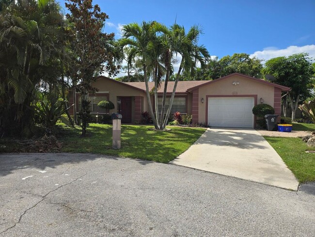 4125 Pine Branch Cir in Greenacres, FL - Building Photo - Building Photo