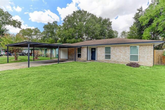 property at 1530 W Donovan St