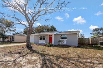 9401 Mark Twain Ln in Port Richey, FL - Building Photo - Building Photo