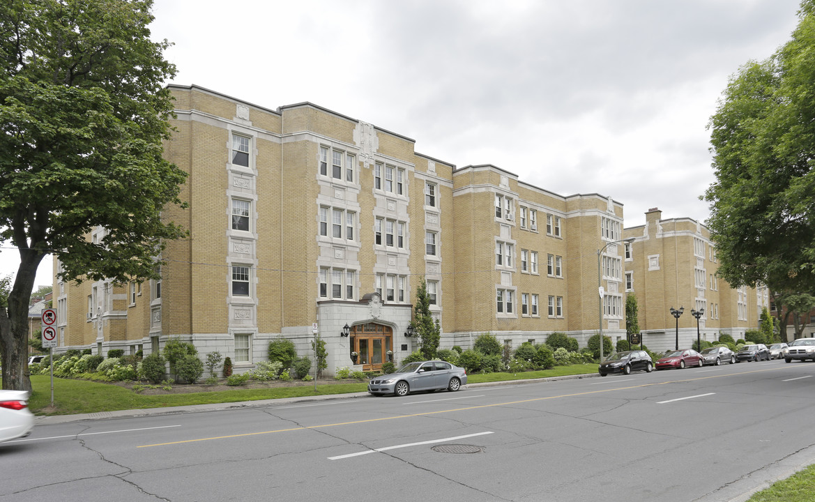 4324-4330 Sherbrooke O in Westmount, QC - Building Photo