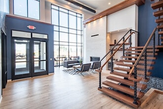 Two Points Crossing in Verona, WI - Foto de edificio - Lobby