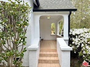 2428 Hollister Terrace in Glendale, CA - Building Photo - Building Photo