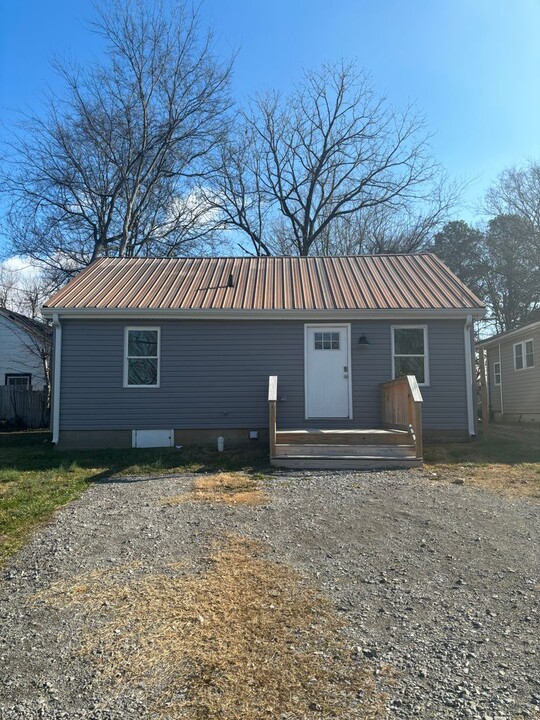 803 Central Ave in Clarksville, TN - Building Photo