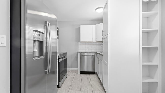 1065 E Cross St in Ypsilanti, MI - Building Photo - Building Photo