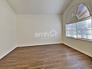 8813 Scenic Vista Ct in Orlando, FL - Foto de edificio - Building Photo