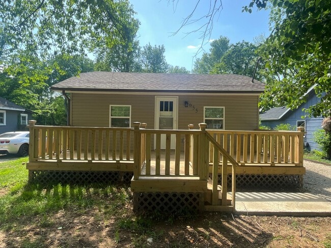 property at 655 S Old Orchard Ave