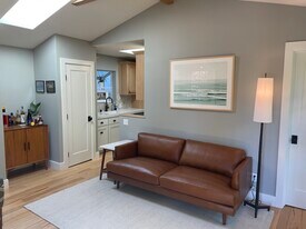 8 Locke Ln in Mill Valley, CA - Building Photo