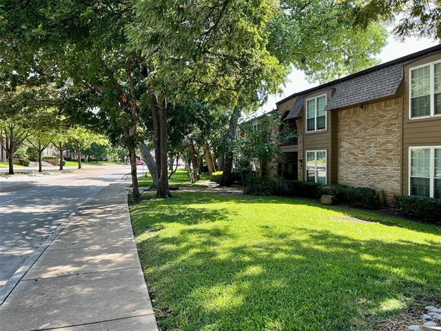 7920 Royal Ln in Dallas, TX - Building Photo - Building Photo