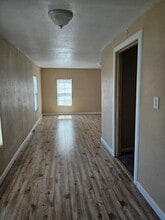 306 W 11th St in Hale Center, TX - Building Photo - Building Photo