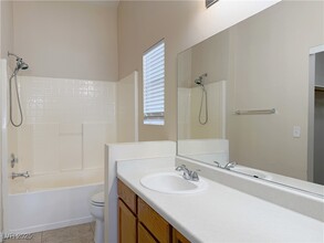 3320 Park Town St in North Las Vegas, NV - Building Photo - Building Photo