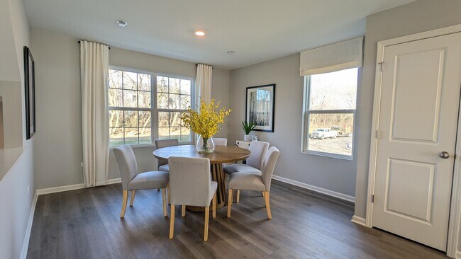 1392 Foxglove Dr in Bartlett, IL - Building Photo - Building Photo