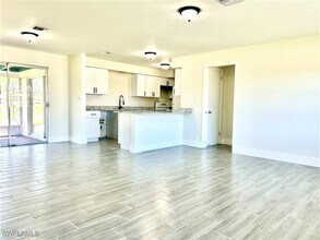 800 Willow Dr in Lehigh Acres, FL - Building Photo - Building Photo