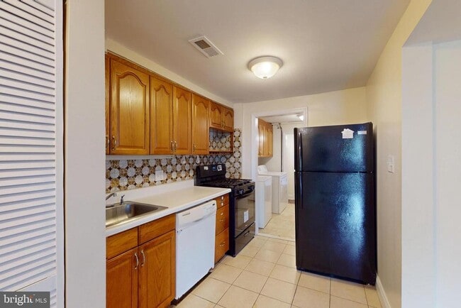 property at 8514 Chestnut Oak Rd