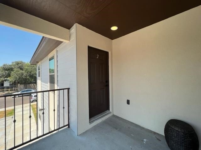 2717 N Arkansas Ave-Unit -2 in Laredo, TX - Building Photo - Building Photo