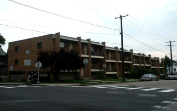 Fern Rock Apartments in Philadelphia, PA - Building Photo - Building Photo