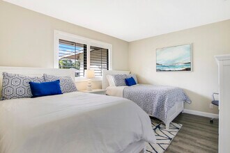 704 Club Dr in Palm Beach Gardens, FL - Building Photo - Building Photo