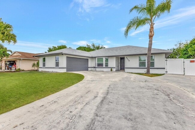 property at 3113 SE Mall Terrace