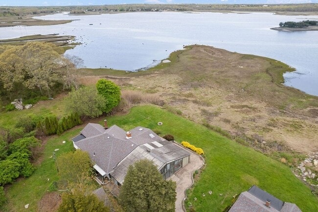 101 Ashley Island Rd in Fairhaven, MA - Building Photo - Building Photo