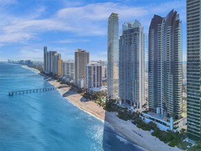 17001 Collins Ave, Unit # 2308 in Sunny Isles Beach, FL - Foto de edificio - Building Photo