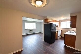 28 Mallory Rd in Tonawanda, NY - Building Photo - Building Photo