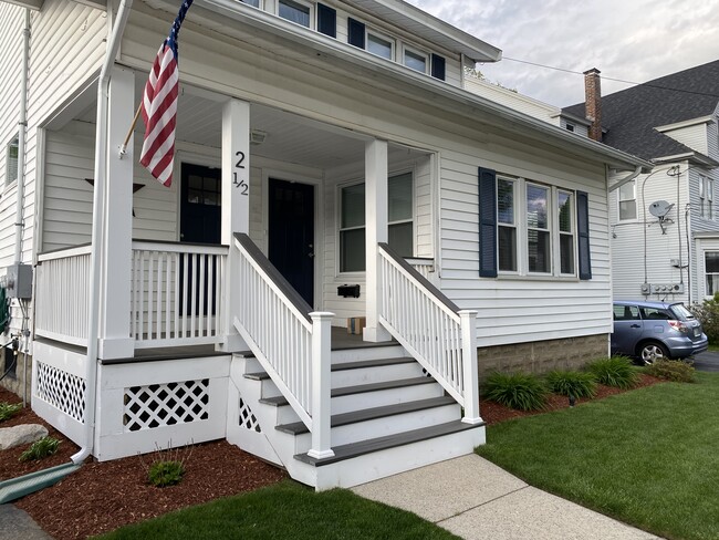 2 1/2 Courtland St, Unit 1 in Nashua, NH - Building Photo - Building Photo