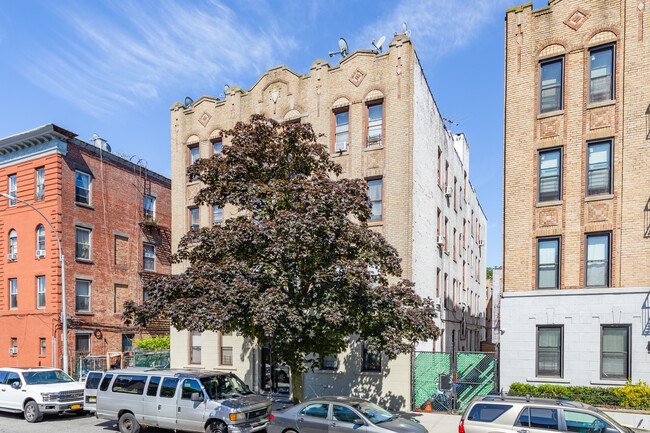 208 Bay 22nd St in Brooklyn, NY - Foto de edificio - Building Photo