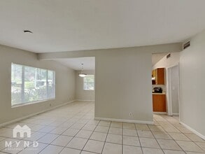 7045 Rollo Rd in Jacksonville, FL - Building Photo - Building Photo