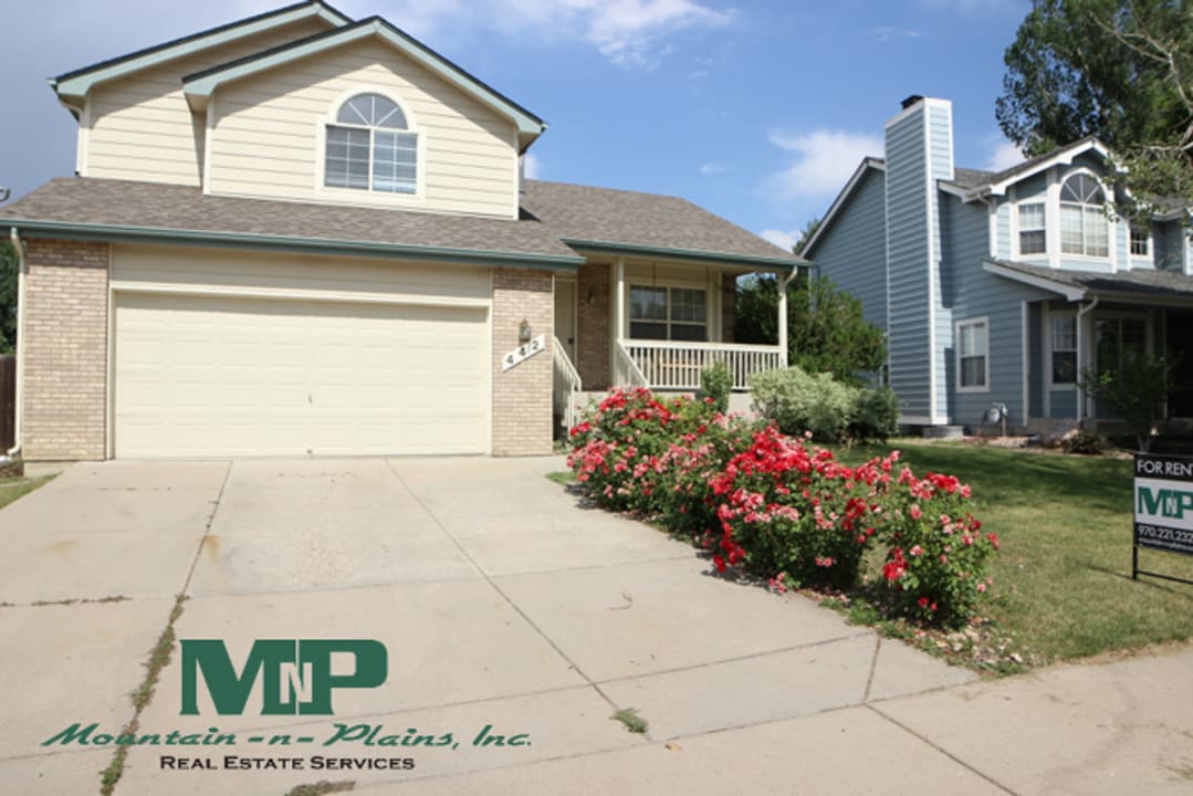 442 Dunne Dr in Fort Collins, CO - Building Photo