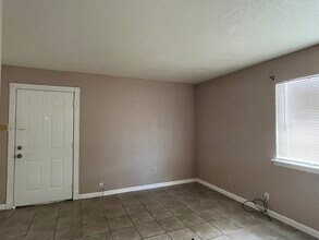 1036 Eli Ct in Gretna, LA - Building Photo - Building Photo