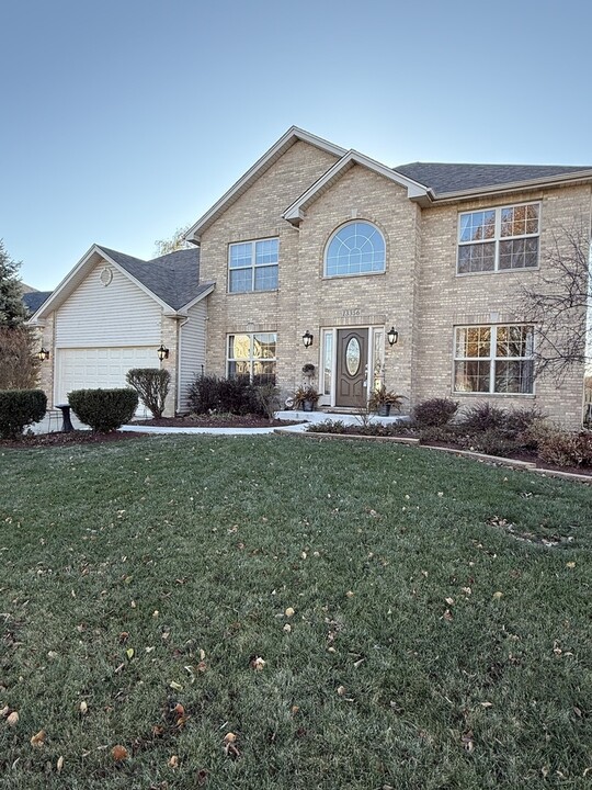 13356 Vicarage Dr in Plainfield, IL - Building Photo