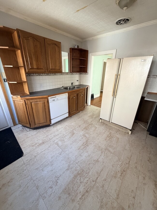 627 9th St E in Saskatoon, SK - Building Photo - Building Photo