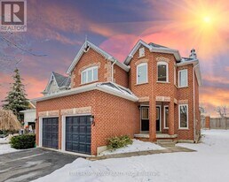73 Ready Ct in Brampton, ON - Building Photo