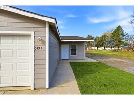 610 N Earl St in Stanfield, OR - Building Photo
