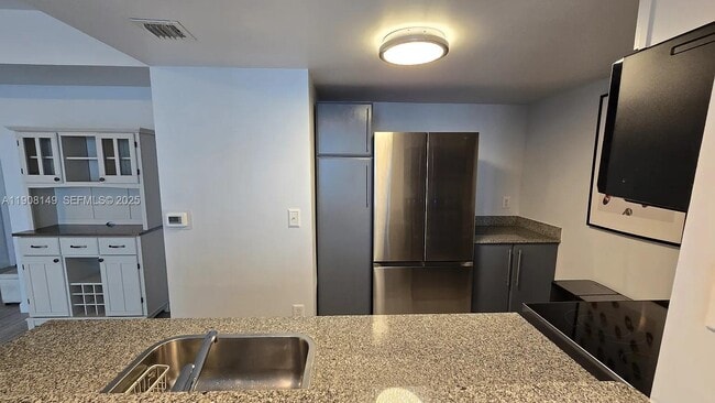 275 NE 18th St, Unit PH10 in Miami, FL - Foto de edificio - Building Photo