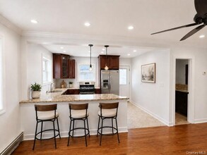 2516 Eastchester Rd in Bronx, NY - Building Photo - Building Photo