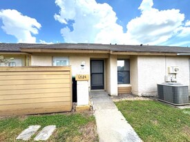 12124 Sand Pebble Way in Orlando, FL - Building Photo