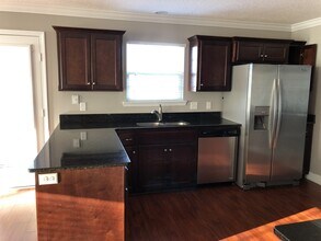 642 Piedmont Ave in Hinesville, GA - Building Photo - Building Photo