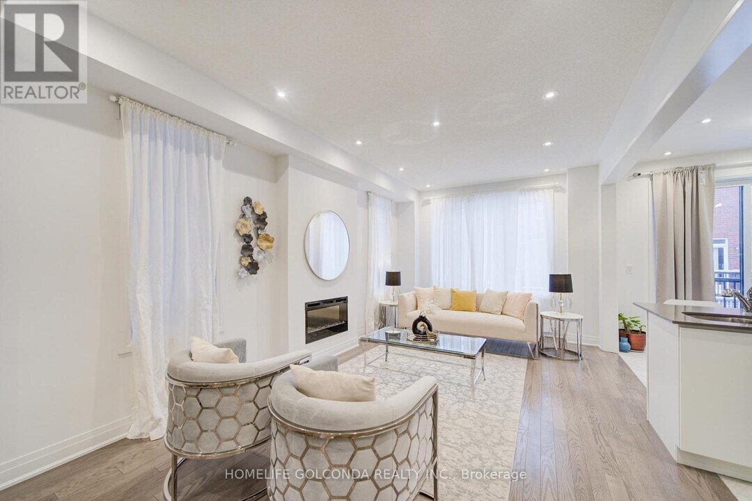 14 Arthur White Ln in Markham, ON - Building Photo