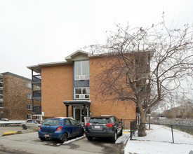 104 24th Ave SW in Calgary, AB - Building Photo - Building Photo