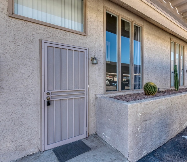 property at 4240 N Longview Ave