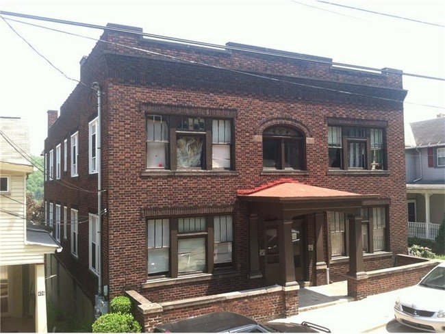 404 Lookout Ave in Charleroi, PA - Foto de edificio - Building Photo