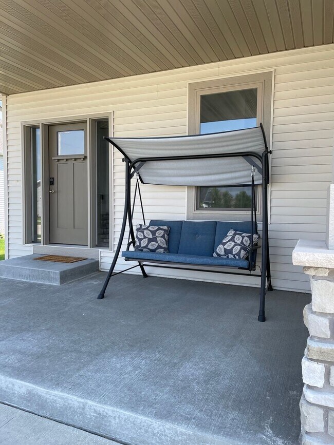 2312 Hart Dr SW in Rochester, MN - Building Photo - Building Photo